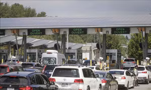 Mỹ gia hạn đóng cửa biên giới trên bộ với Canada và Mexico