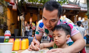 Để chính sách dân số thực sự 'chạm' tới người trẻ
