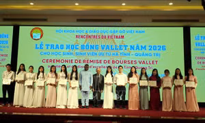 Khuyến khích thế hệ trẻ nỗ lực học tập, nghiên cứu khoa học