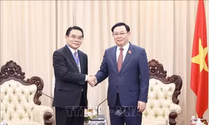 Chủ tịch Quốc hội Vương Đình Huệ tiếp Bí thư, Tỉnh trưởng tỉnh Champasak của Lào