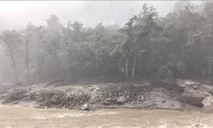 Việt Nam gửi điện thăm hỏi Trung Quốc và Nepal về thiên tai