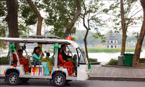 Khai trương tuyến xe điện tham quan di sản Thăng Long - Hà Nội