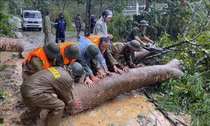Chung tay khắc phục hậu quả bão lũ