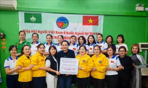 Truyền 'ngọn lửa ấm áp' cho đồng bào vùng lũ ở các tỉnh miền Trung và Tây Nguyên