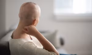 Giải pháp tiềm năng giúp bệnh nhân hóa trị hạn chế rụng tóc