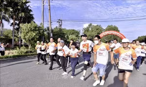 Giải chạy marathon gây quỹ cho Chương trình 'Lễ cưới tập thể' năm 2023