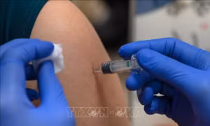 Vaccine ngừa COVID-19 công nghệ truyền thống có thể giảm thiểu ca bệnh nặng