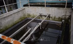 Hệ thống xử lý nước thải y tế hỏng, người dân khổ vì mùi hôi