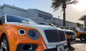 Cảnh sát châu Âu triệt phá đường dây tuồn xe ô tô ăn cắp sang Dubai