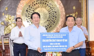 Trao tặng 20 căn nhà cho hộ nghèo, cận nghèo tỉnh Bạc Liêu