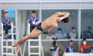 SEA Games 31: VĐV nhảy cầu Malaysia tặng chiến thắng cho 'công chúa nhỏ'