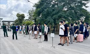Tiếp nhận 57 công dân Việt Nam do lực lượng chức năng Campuchia trao trả