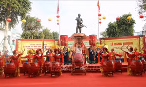 Dâng hương tưởng niệm Anh hùng dân tộc Nguyễn Trung Trực