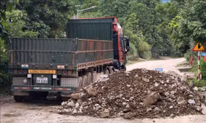 Sớm nâng cấp, mở rộng tuyến độc đạo đi Cửa khẩu quốc tế Nam Giang