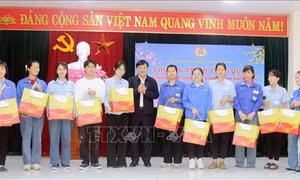 Chăm lo Tết cho công nhân, người lao động hoàn cảnh khó khăn