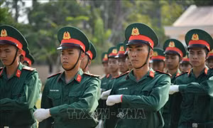 Xây dựng các bảng lương mới và chế độ phụ cấp đặc thù của lực lượng vũ trang