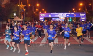 Hơn 5.000 người tham gia Giải đi bộ - chạy bộ 'Tự hào Thành phố tôi yêu'