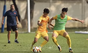 SEA Games 32: U22 Việt Nam tập luyện dưới nắng nóng gần 40 độ C