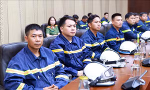 Tuyên dương lực lượng cứu hộ trở về từ tâm chấn động đất Venezuela