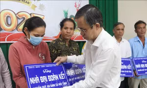 Tập hợp các dân tộc, tôn giáo thành khối đại đoàn kết vững chắc