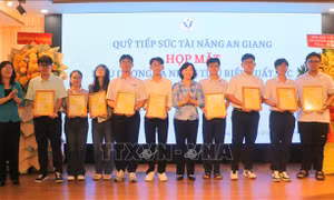 Vinh danh tài năng - Tiếp sức tương lai