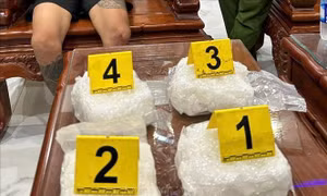 Khởi tố 3 đối tượng mua bán, vận chuyển 7 kg ma túy