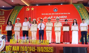 Trang trọng kỷ niệm 80 năm Ngày truyền thống lực lượng Công an nhân dân
