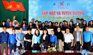 Đắk Lắk: Tuyên dương sinh viên dân tộc thiểu số tiêu biểu năm 2022