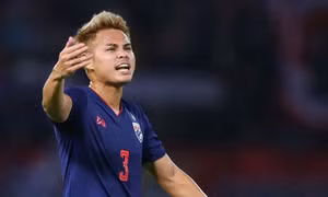 AFF Cup 2022: Theerathon Bunmathan - người hùng của bóng đá Thái Lan