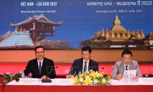 Việt Nam - Lào hướng tới mục tiêu kim ngạch thương mại đạt 2 tỷ USD