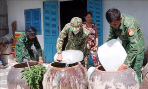 Chung tay hỗ trợ cấp nước miễn phí cho người dân vùng hạn mặn