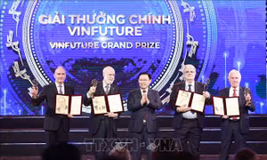 Chủ tịch Quốc hội Vương Đình Huệ dự Lễ Trao giải thưởng VinFuture