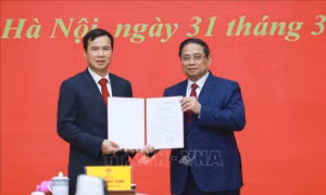 Thủ tướng Phạm Minh Chính trao Quyết định bổ nhiệm Giám đốc Đại học Quốc gia Hà Nội