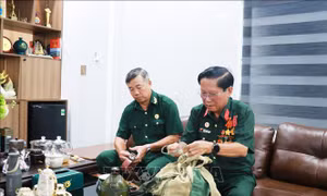 Mang trái tim người lính để sống vì cộng đồng