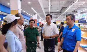 Bộ Công Thương ứng phó mưa lũ Trung Bộ, khôi phục điện và ổn định hàng hóa