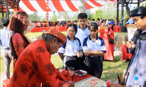 Khơi dậy và tôn vinh truyền thống hiếu học của người dân Vĩnh Long