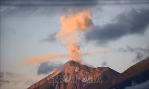Guatemala cảnh báo núi lửa Fuego gia tăng hoạt động