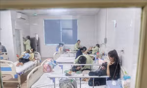 Hà Nội: Bệnh nhi nhập viện tăng mạnh, chuyên gia hướng dẫn tránh biến chứng