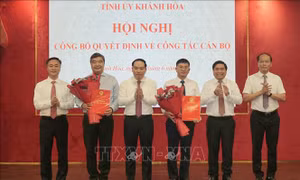 Khánh Hòa công bố các quyết định về công tác cán bộ