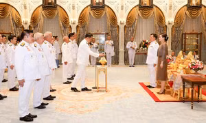 120 ngày thử lửa