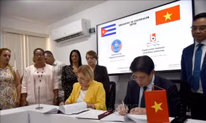 Việt Nam và Cuba ký kết thỏa thuận trong lĩnh vực pháp lý