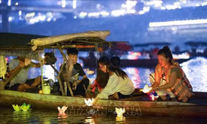 Hòa Bình: Lễ cầu ngư, thả hoa đăng cầu cho quốc thái dân an