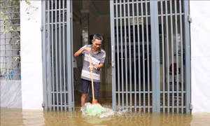 Người dân vùng trũng ở Huế sớm ổn định cuộc sống sau lũ