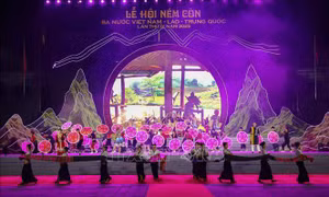 Khai mạc Lễ hội ném còn 3 nước Việt Nam - Lào - Trung Quốc lần thứ IX
