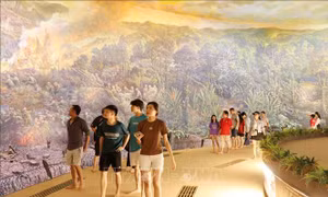 Điện Biên thu hút nhiều du khách trong ngày đầu nghỉ lễ 2/9