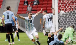 Copa America 2021: Đánh bại Paraguay, Argentina vào tứ kết