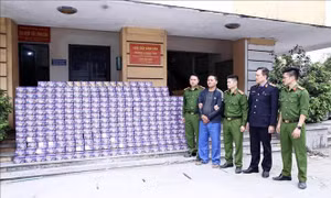 Thủ đoạn tinh vi ngụy trang pháo nổ để qua mắt lực lượng chức năng