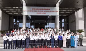 Thủ tướng Chính phủ và Chủ tịch Quốc hội gặp mặt lãnh đạo các cơ quan báo chí