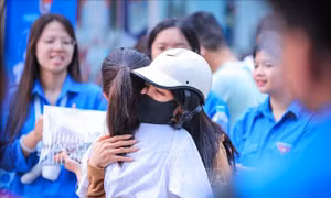 Đồng hành cùng con 'vượt vũ môn'