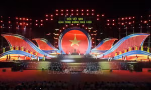 Cửa Lò rực sáng 'Biển Việt Nam - Hành trình không gian xanh'
